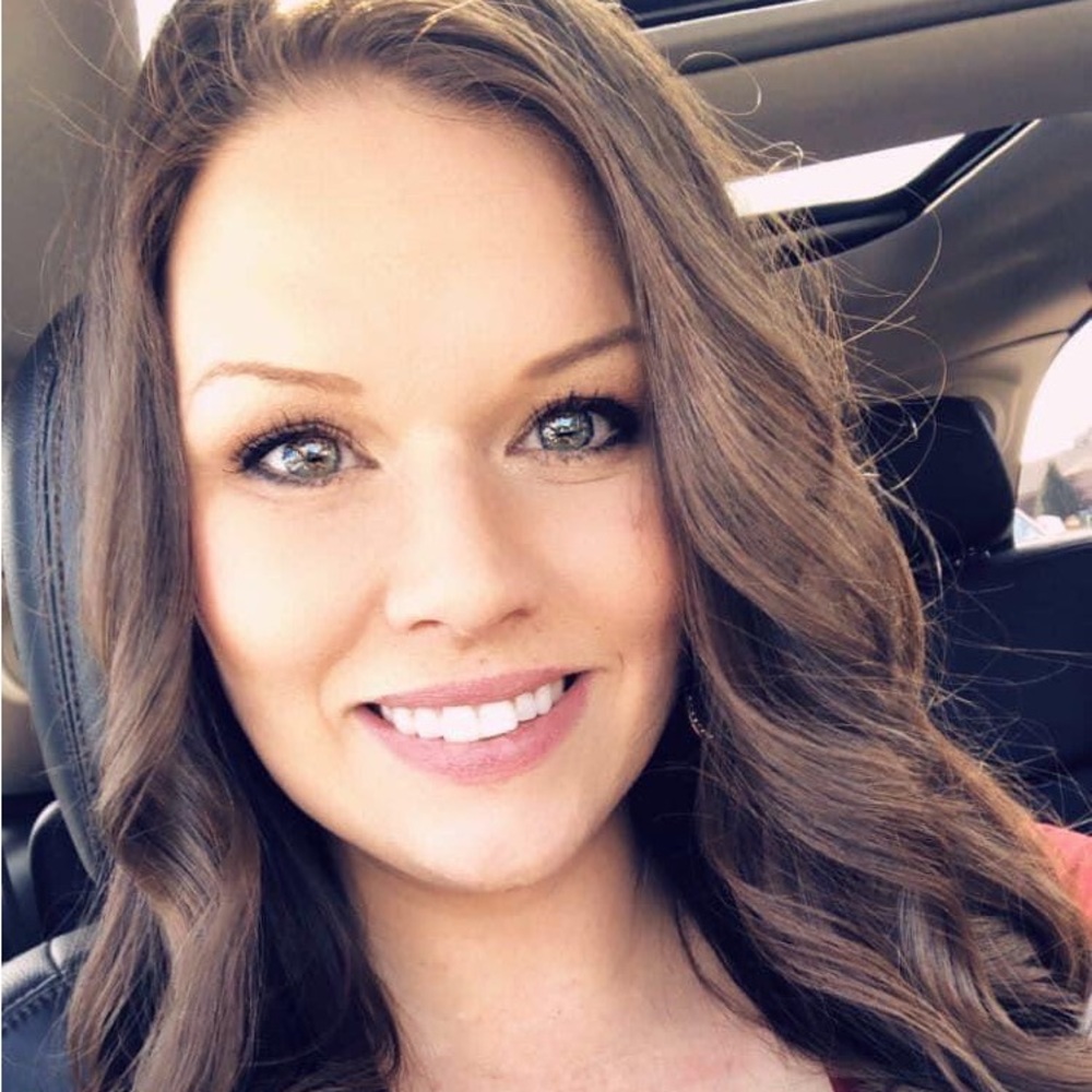 Meet your Posher, Alyssa